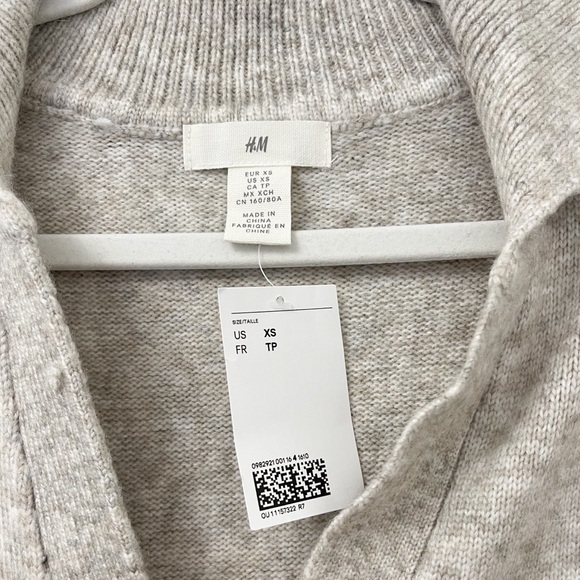 *NWT* H&M Sweater Dress - Picture 4 of 6